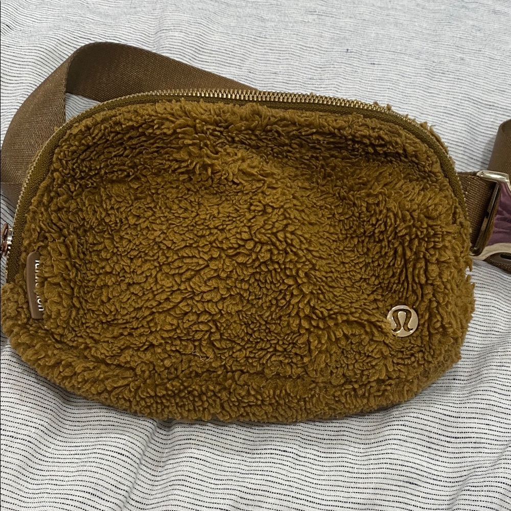 Lululemon Tan Sherpa Belt Bag